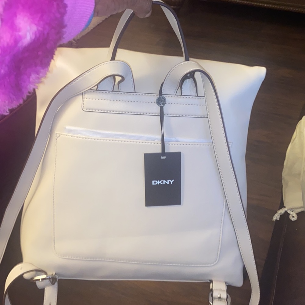 Dkny backpack - Picture 2 of 3